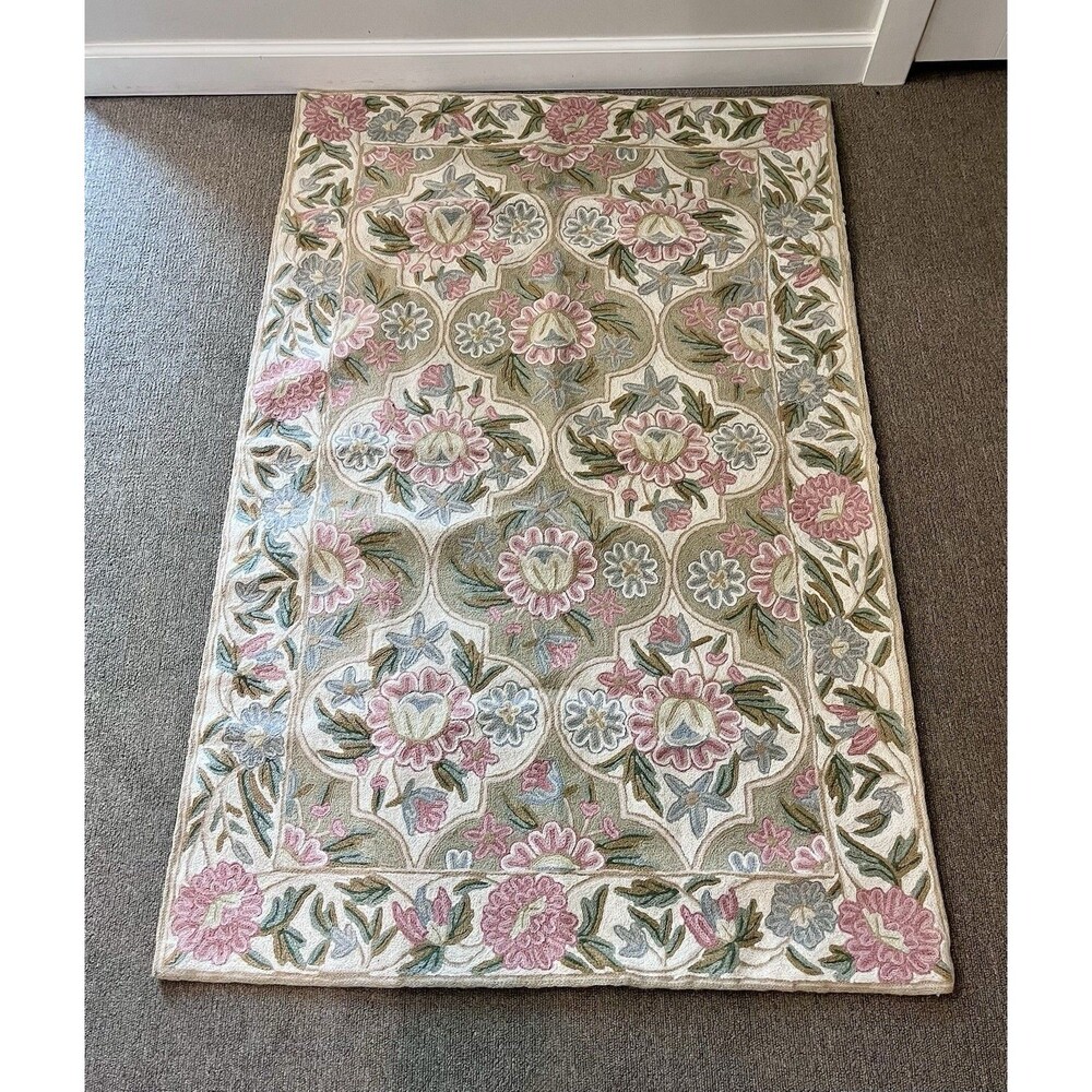 Vintage Floral Embroidered Needlework Hand Stitch Wool Throw  Rug 2.5’ X 4’